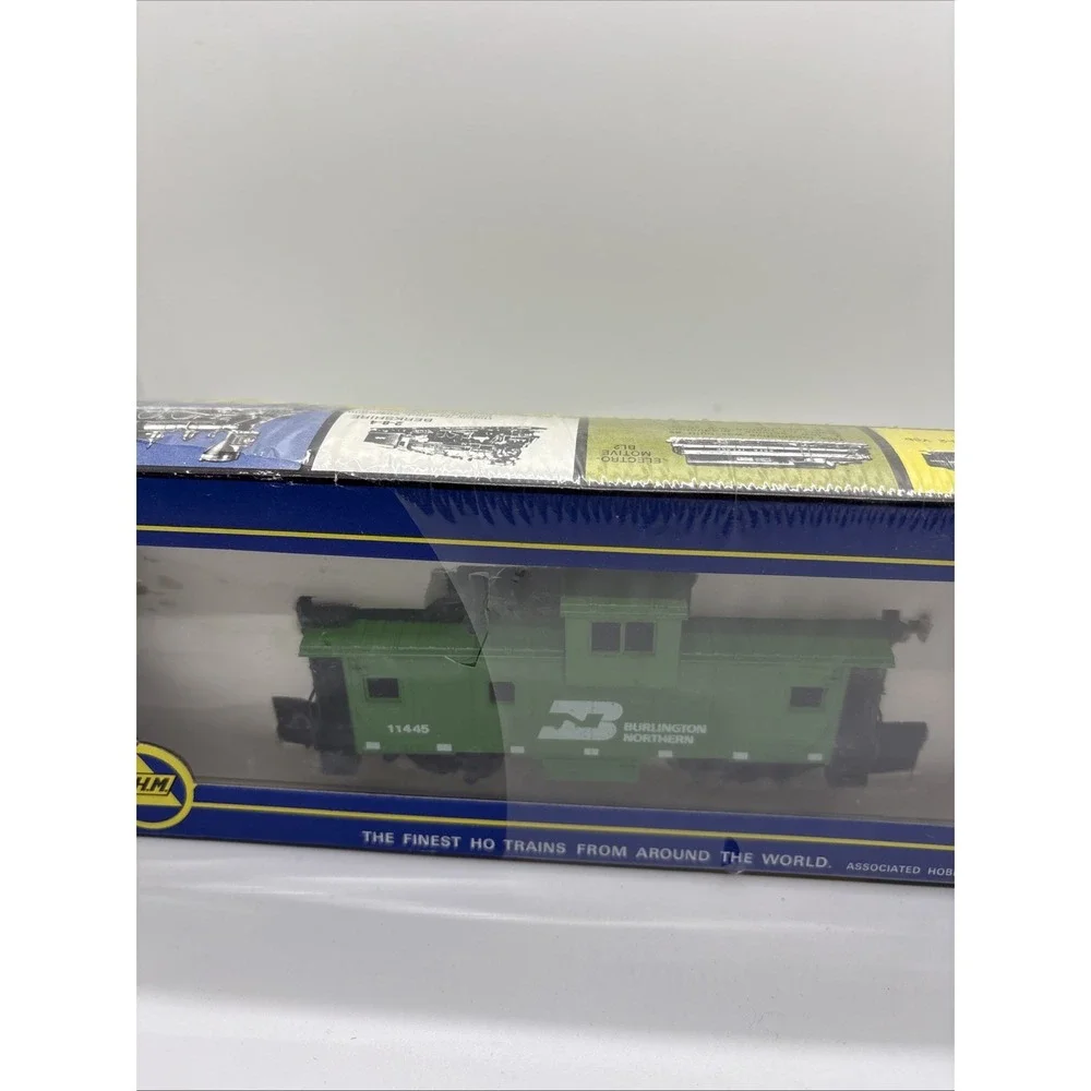 HO SCALE AHM  BURLINGTON NORTHERN  CABOOSE #11445  622904
